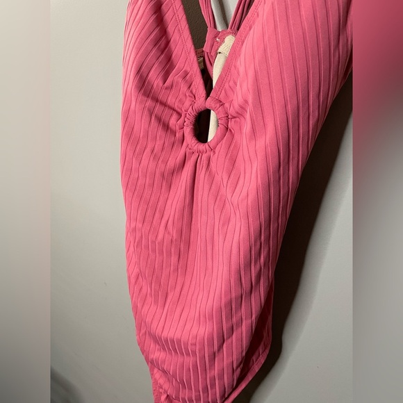 Kona Sol Women's Swimsuit One Piece Wide Ribbed Ring Medium Coverage Size L - Picture 4 of 8